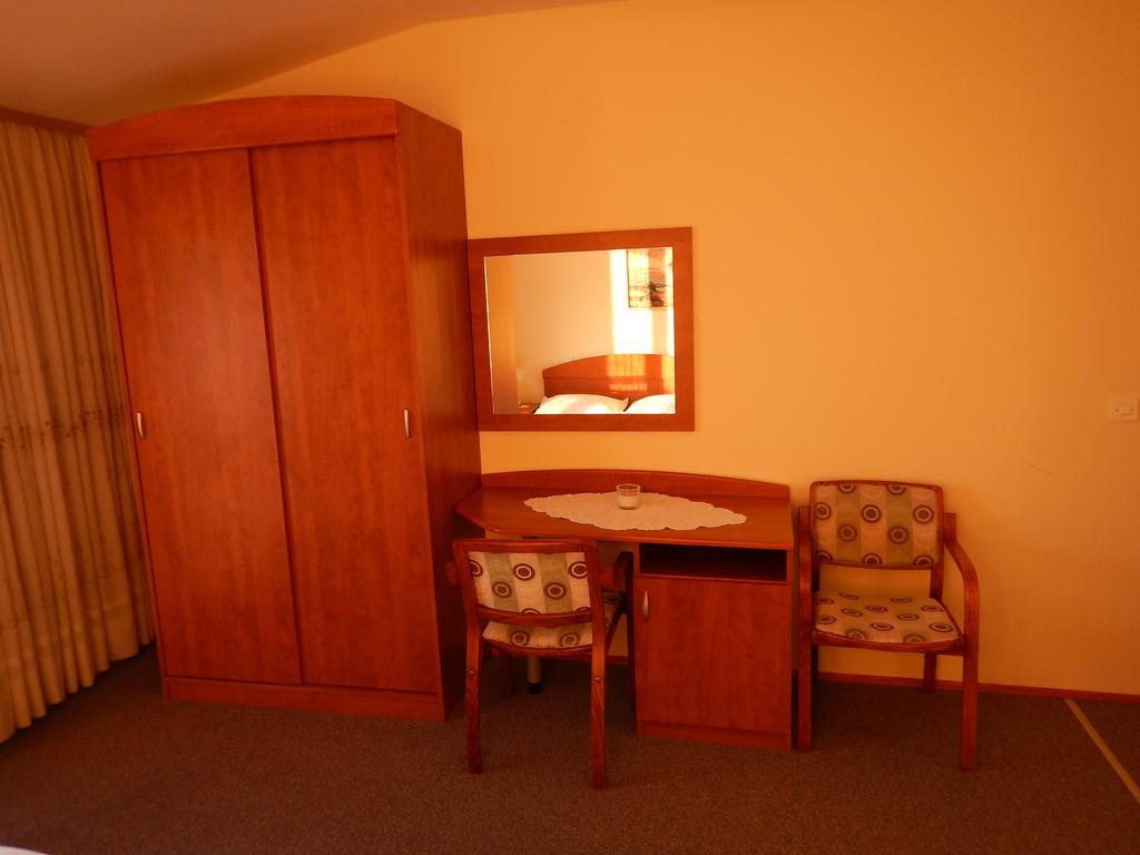 Apartment Danica Brela Luaran gambar