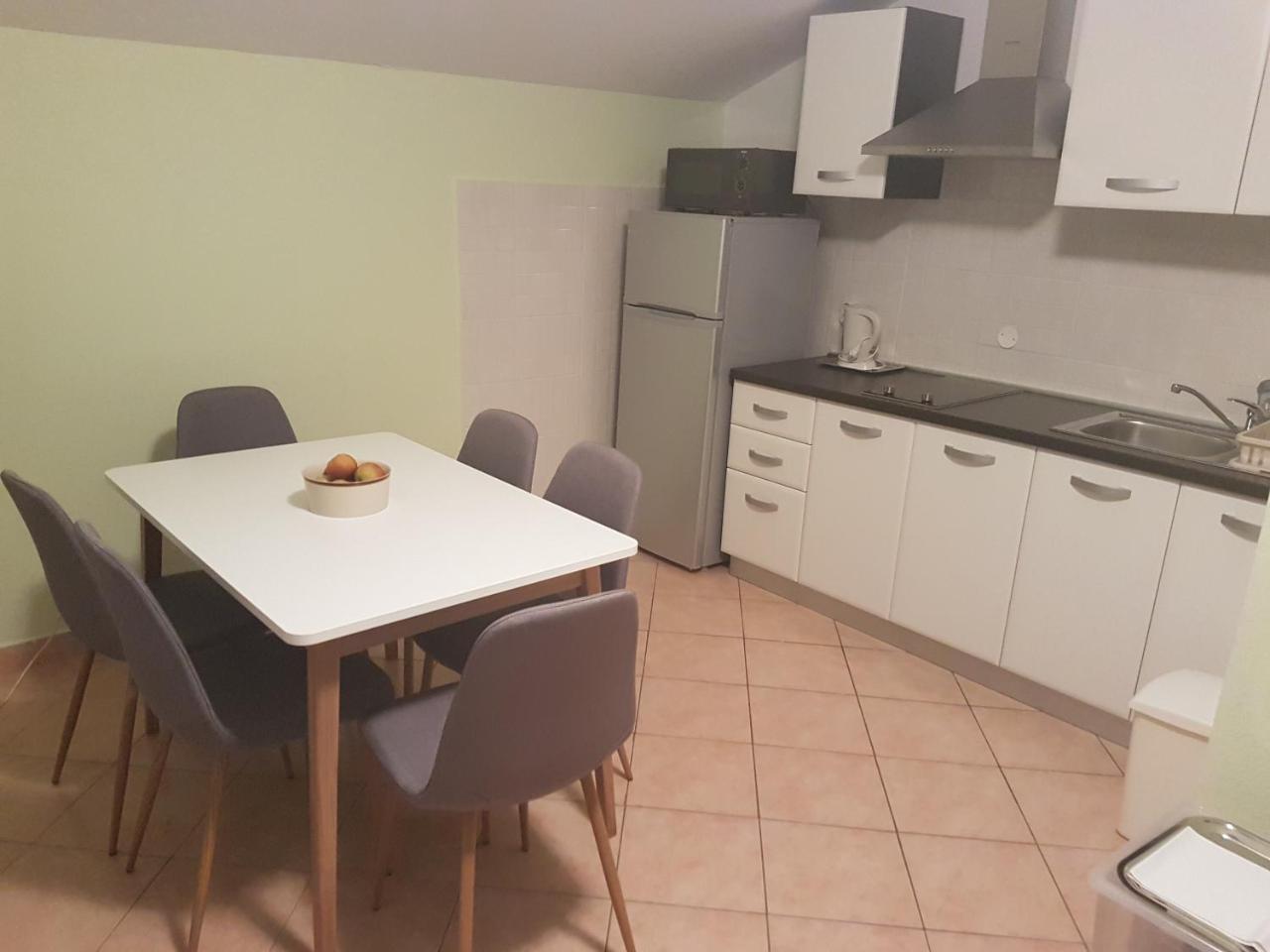 Apartment Danica Brela Luaran gambar