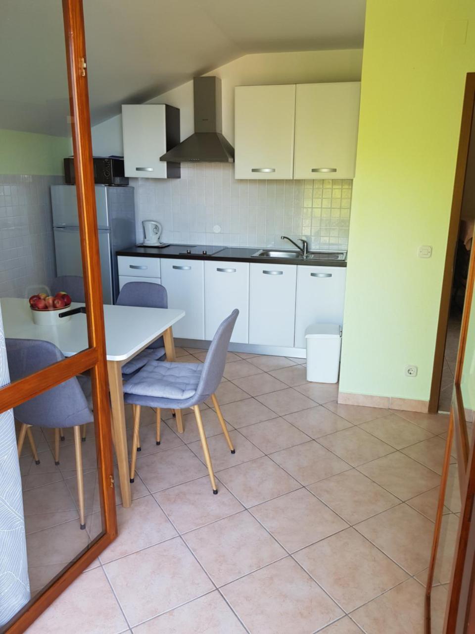 Apartment Danica Brela Luaran gambar