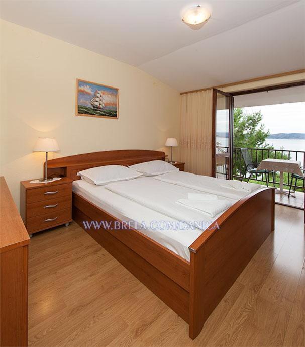 Apartment Danica Brela Luaran gambar